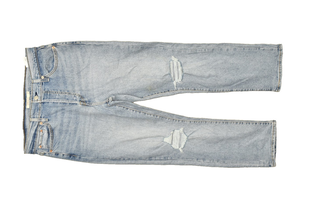 Levi's Wedgie Straight Women's Jeans Button Fly Size 32 W/ Stain on Front